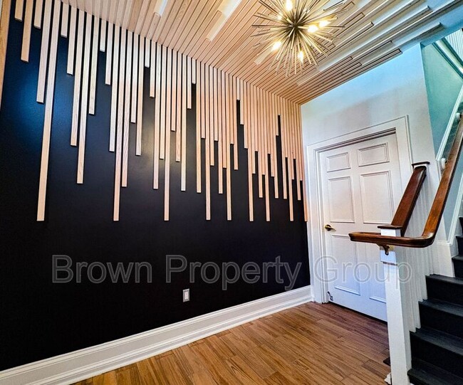 Building Photo - 123 Anderson St