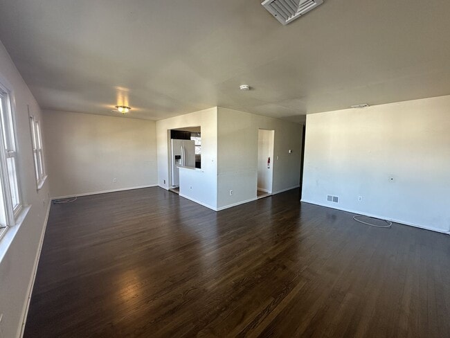 Building Photo - 12 Lincoln Ave