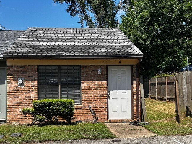 Building Photo - 218-G White Drive @ Cedar Pines-Move In Ready