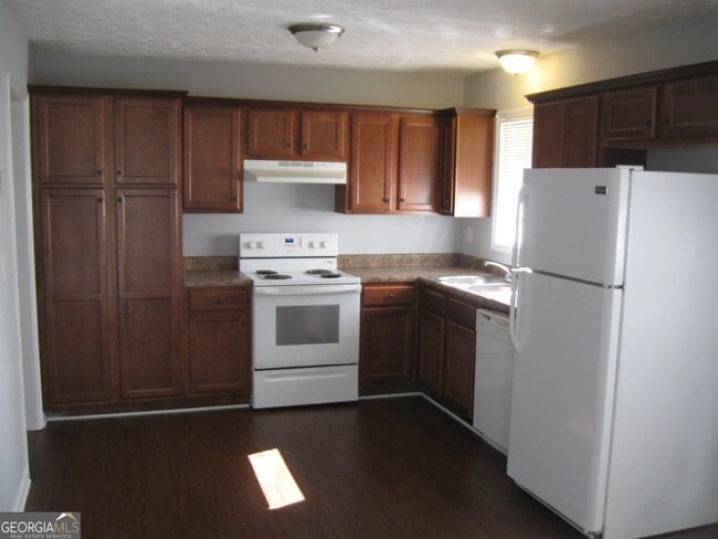 Building Photo - 210 E Richardson St