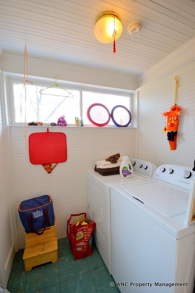 Building Photo - 12 Vance Crescent St