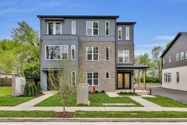 Building Photo - 423C Veritas St