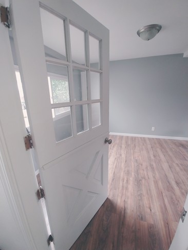 Newly remodeled 1 bedroom apt. - 8120 SW Cedarcrest St