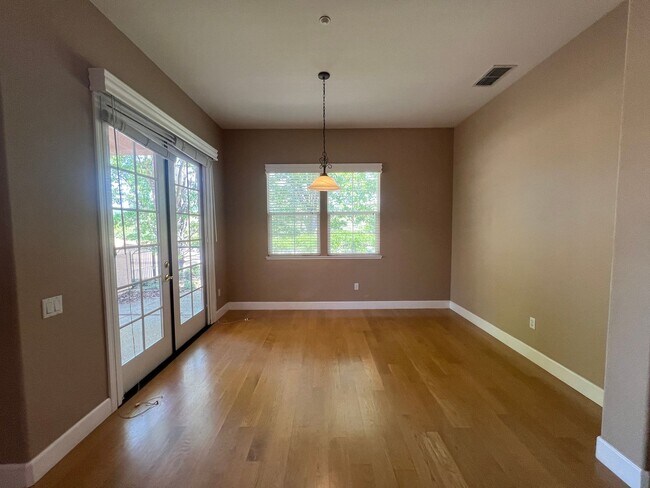 Building Photo - Fantastic Former Model Home in a 55+ El Dorado Hills Community!