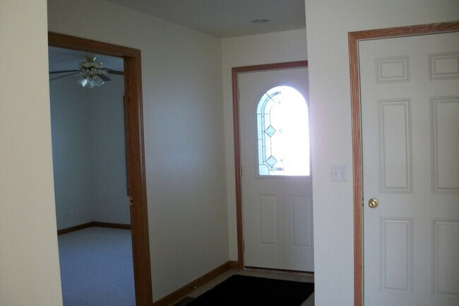 Building Photo - 332 Cassidy Ct