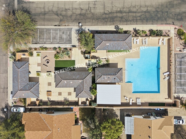 Building Photo - 9960 E Banister Dr