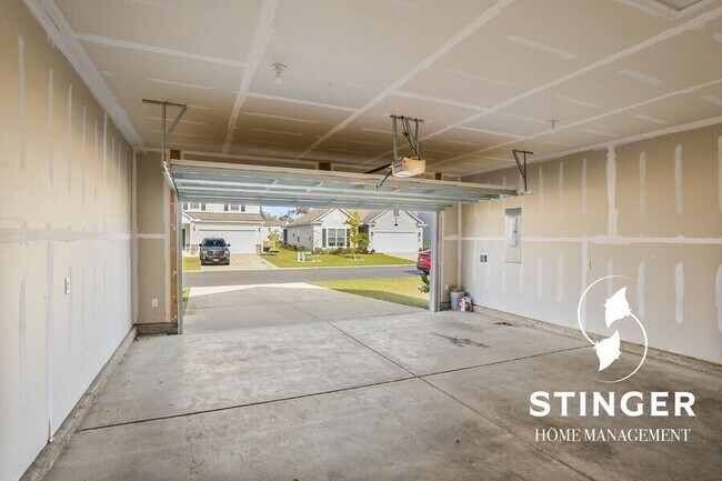 Building Photo - 70 Keowee Ln