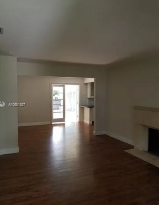 Building Photo - 4630 SW 12th St