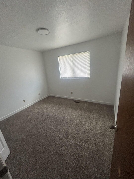 Building Photo - 8913 S Renegade Rd