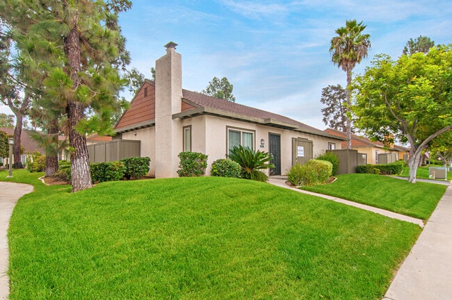 Primary Photo - 3 Bedroom, 2 Bath 1374sf Detached condo in Mesa Village 92126.