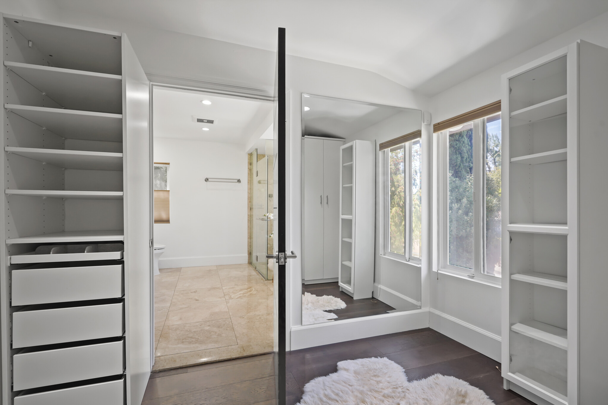 Building Photo - 16544 Park Lane Dr