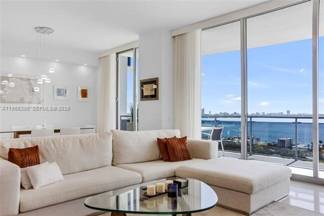 Building Photo - 7901 Hispanola Ave