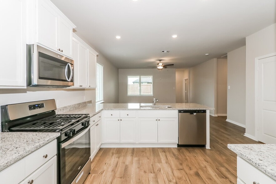 Building Photo - 401 San Miguel Crk Dr