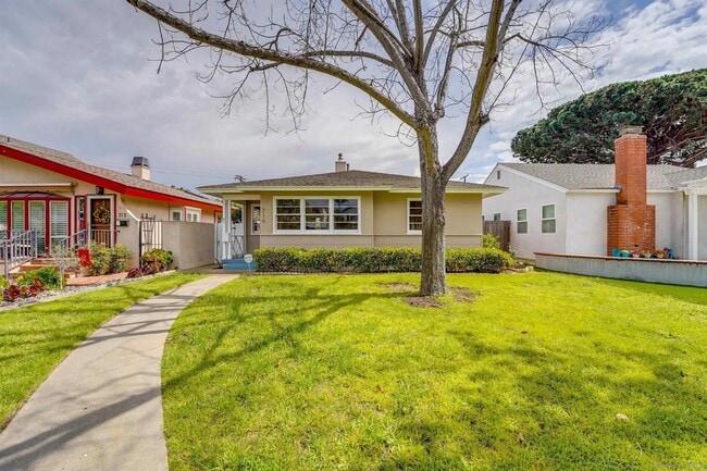 Building Photo - 719 I Ave