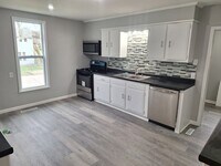 Building Photo - 202 W Chestnut St