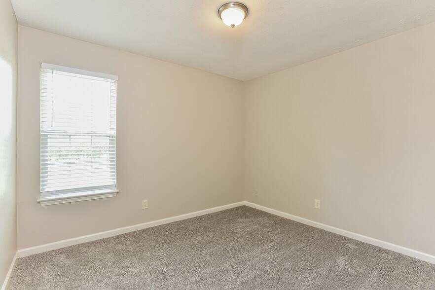 Building Photo - 1118 Benton Mason Dr