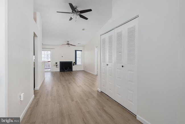 Building Photo - 7123 Elm Ct