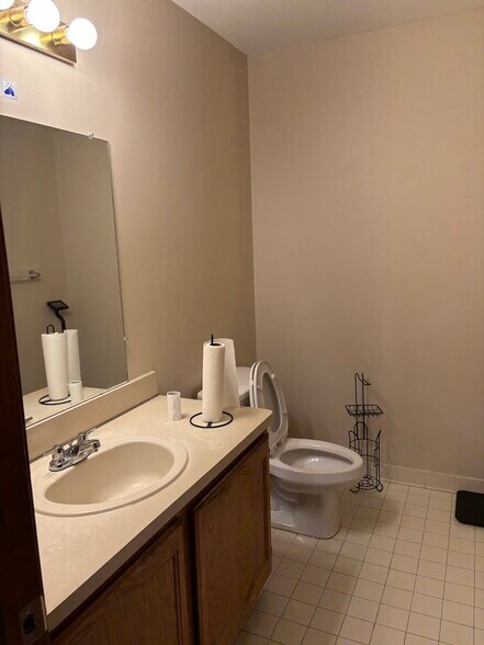 Building Photo - 50989 Middle River Dr