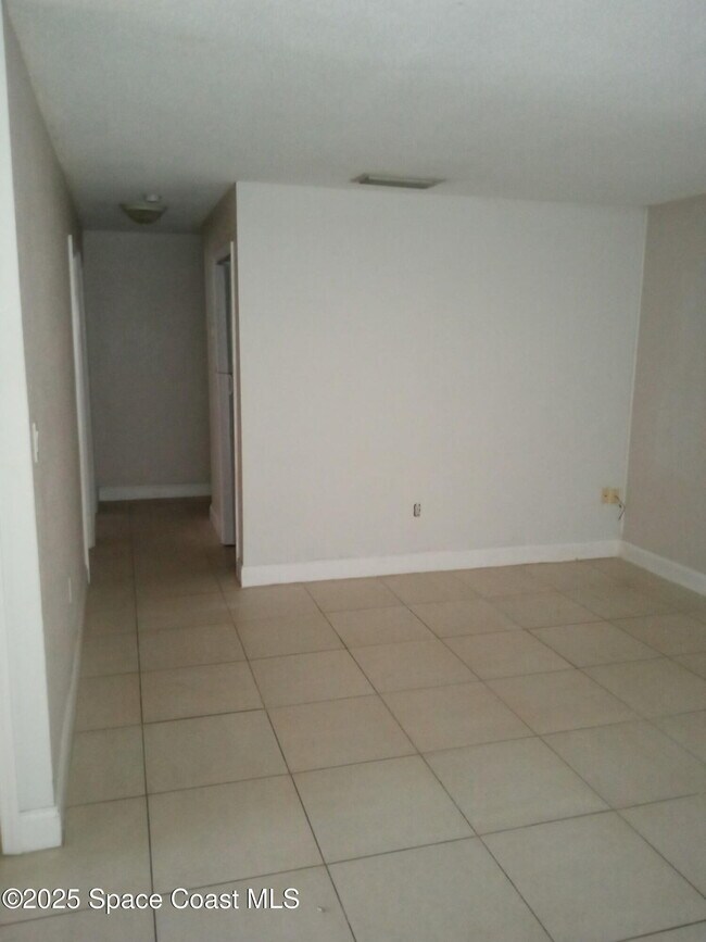 Building Photo - 3645 Barna Ave