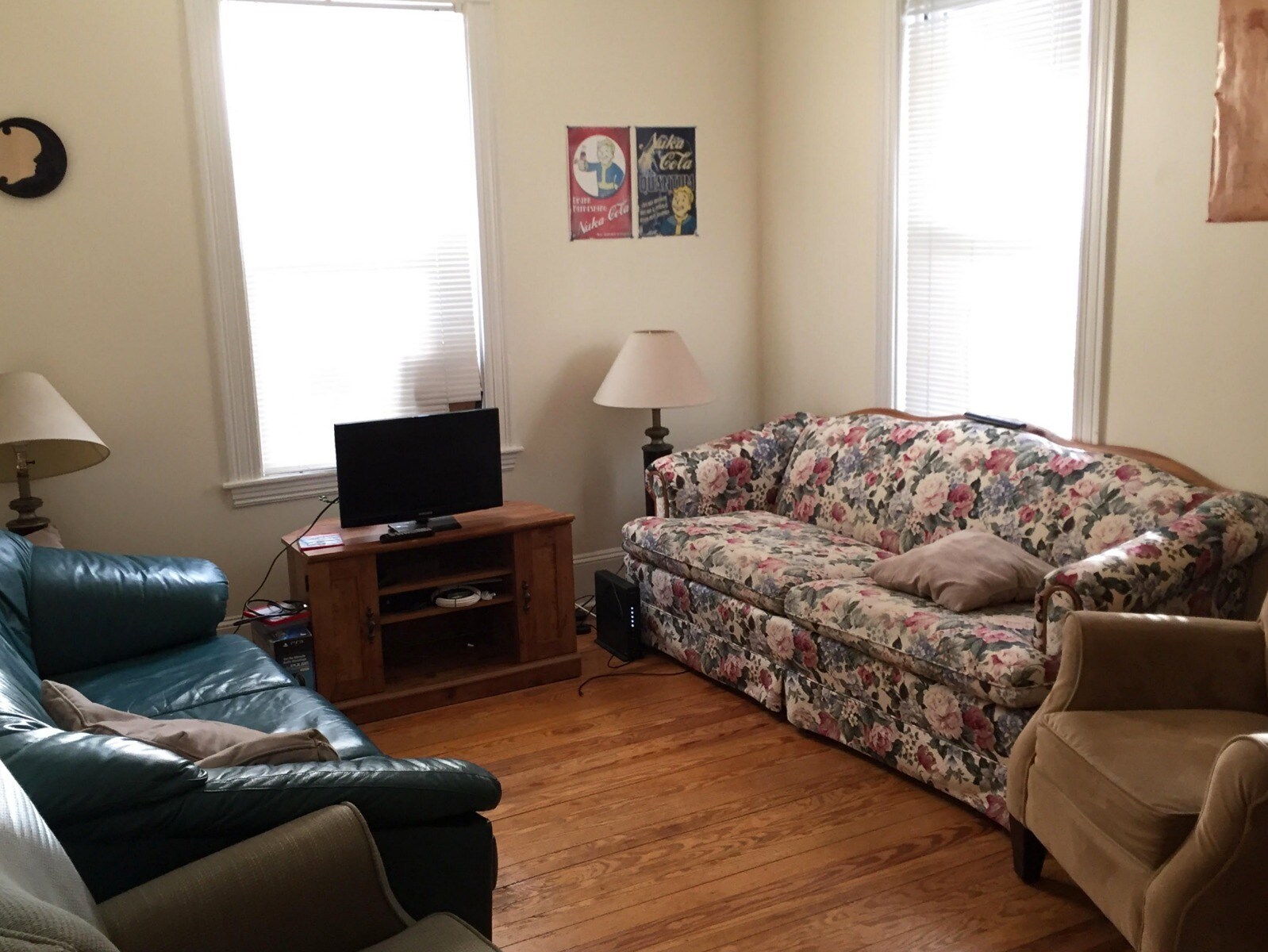 Building Photo - 10 Bucknam St