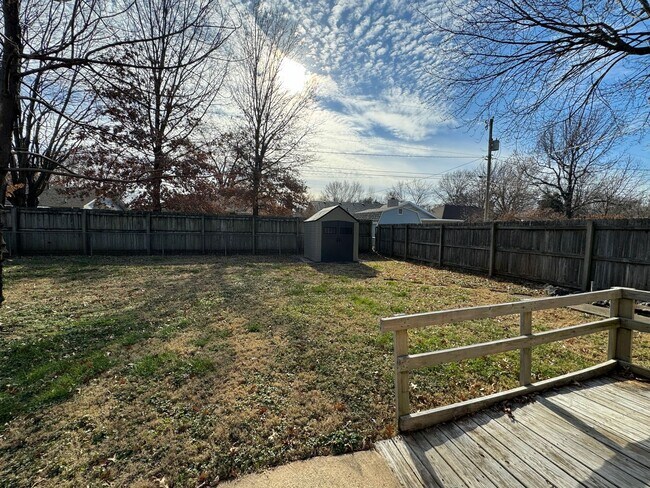 Building Photo - Gorgeous 3 bedroom, 2 bath home in a great Springfield neighborhood!