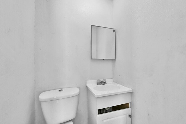 Building Photo - 3132 Elyria Ave