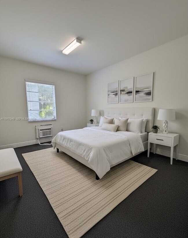 Building Photo - 627 Anastasia Ave