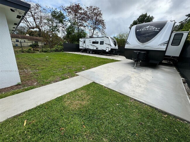 Building Photo - 2490 NW 44th St