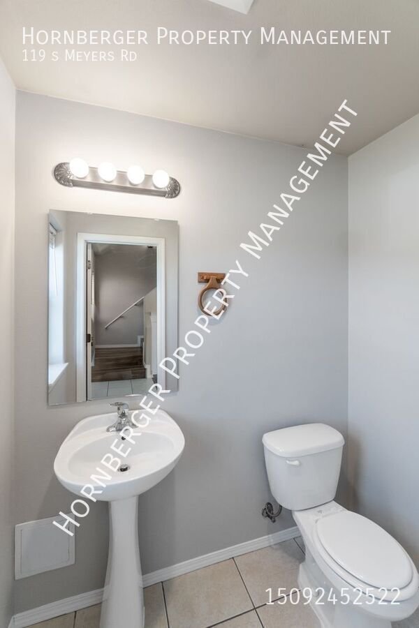Building Photo - 119 S Meyers Rd