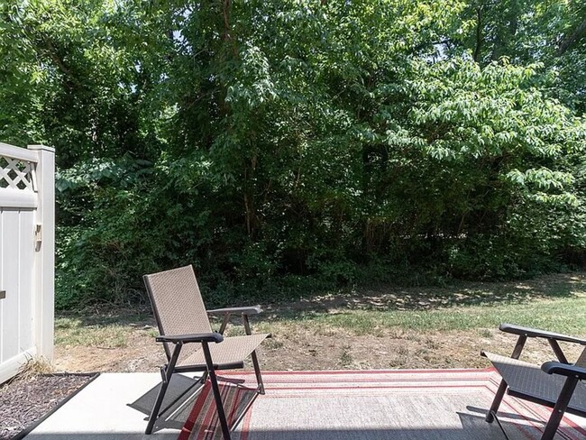 Building Photo - Beautiful 3BR TownHome