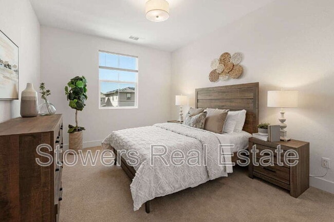 Building Photo - 2428 Periwinkle Pl