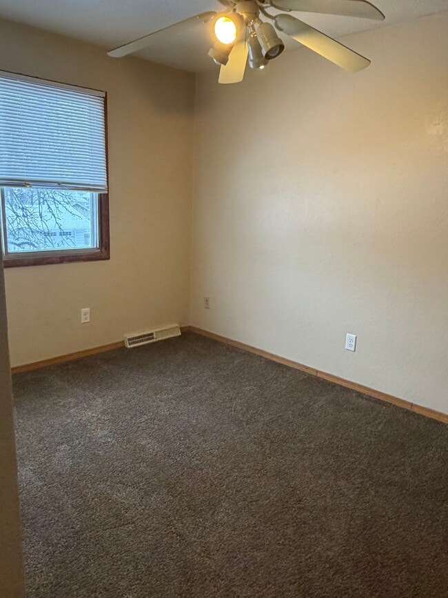 Building Photo - 1107 7th St N