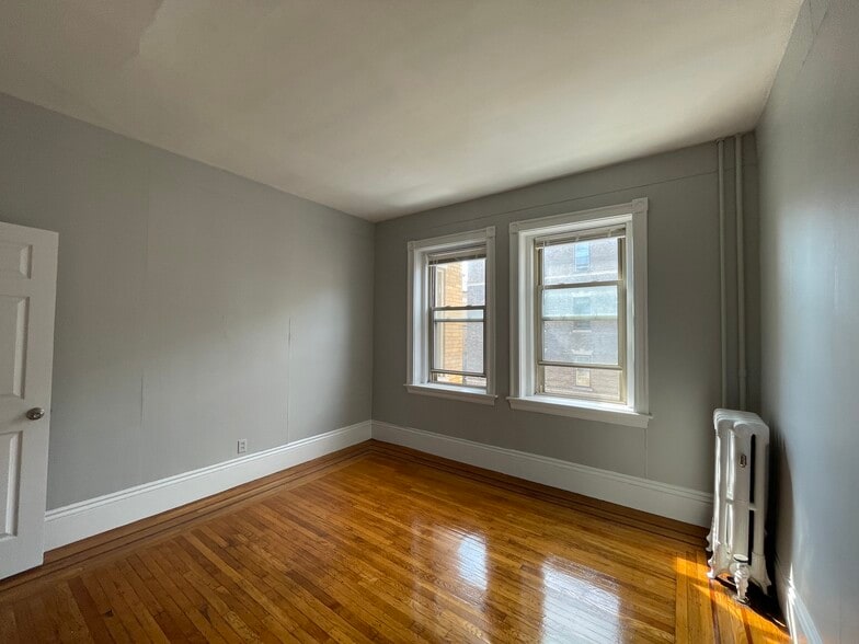 Building Photo - 11 Park