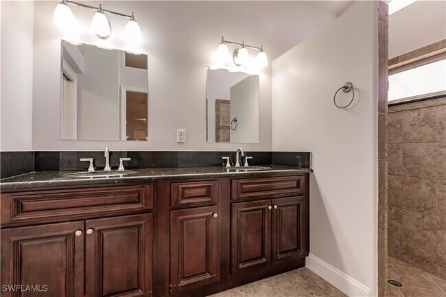 Building Photo - 2615 6th St W