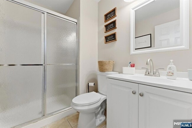 Building Photo - 774 Sassafras Ct