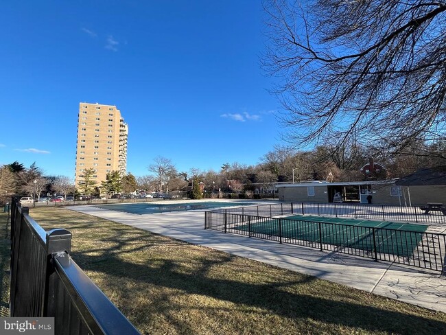 Building Photo - 1225 Martha Custis Dr