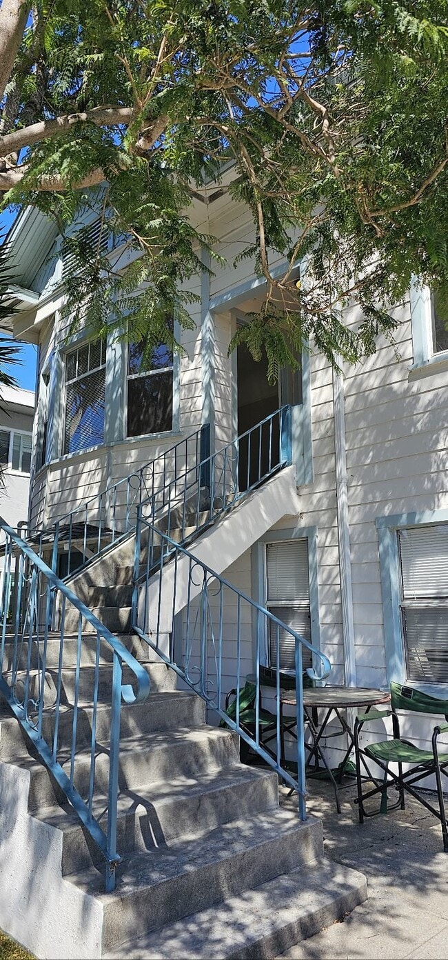Building Photo - Enchanting & Sunlit Upstairs Unit – Recent...