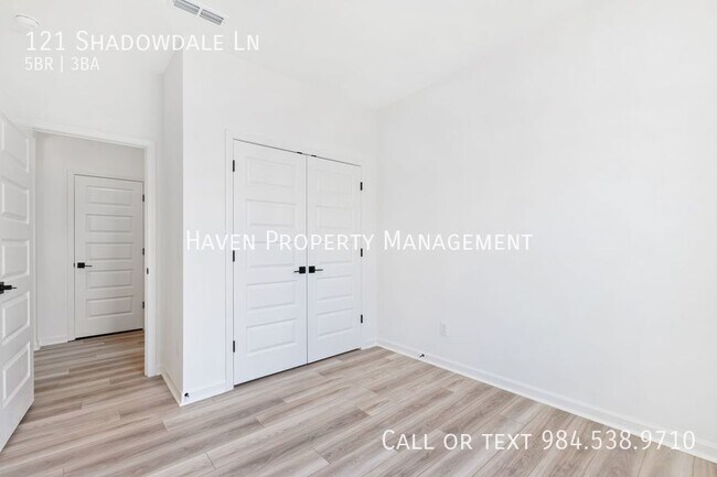 Building Photo - 121 Shadowdale Ln