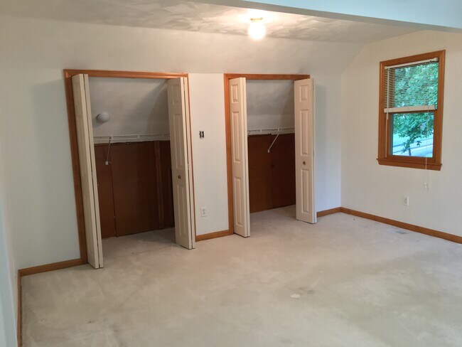 2nd floor - bedroom 1 - 2032 Paintertown Rd