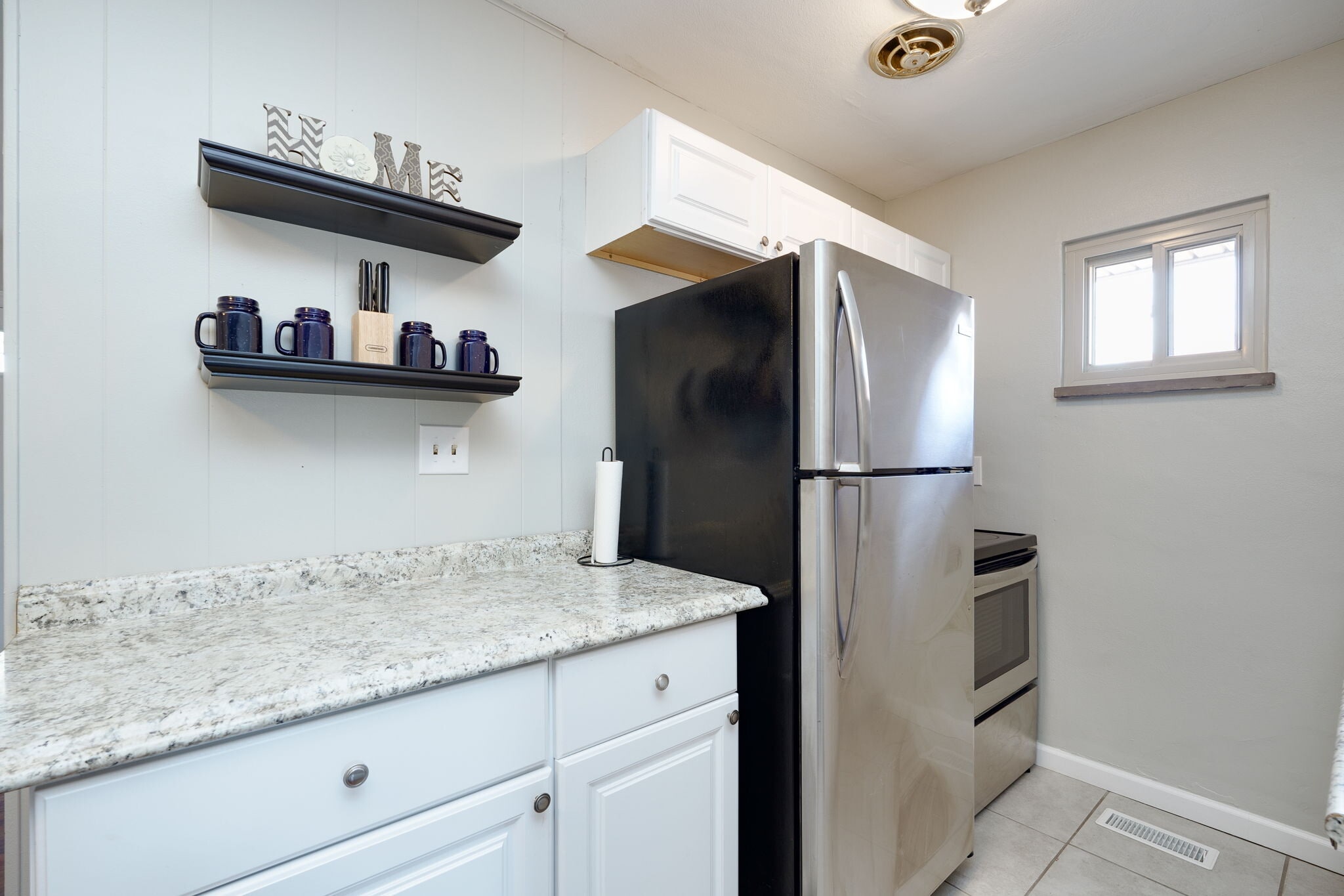 Building Photo - 3048 Southdale Dr