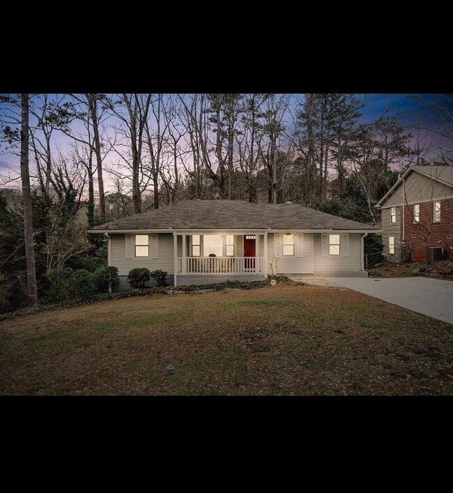 Building Photo - 1830 Jan Hill Ln NE