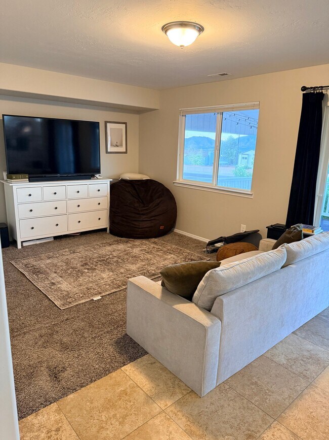Building Photo - 6793 Mountain Aura Dr