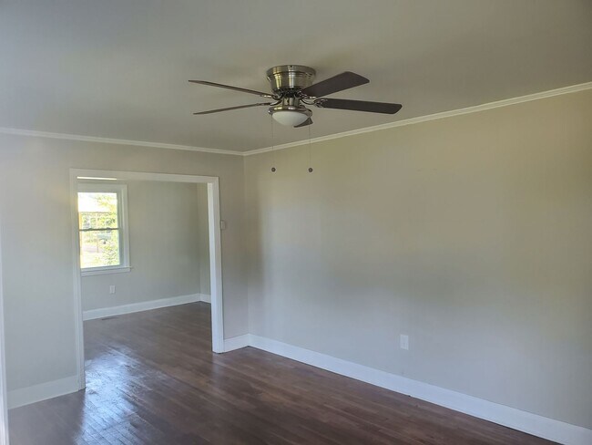 Building Photo - Newly remodeled home in Anderson SC