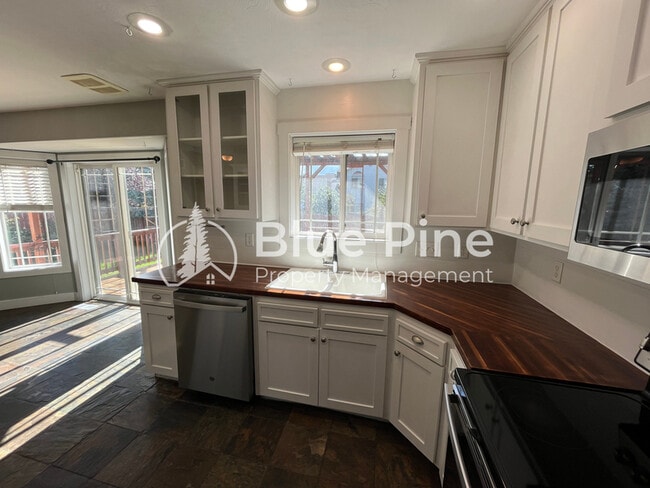 Building Photo - 157 Leesburg Ln