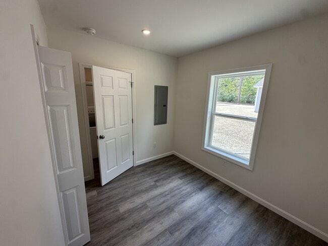 Building Photo - 16 Trappers Way