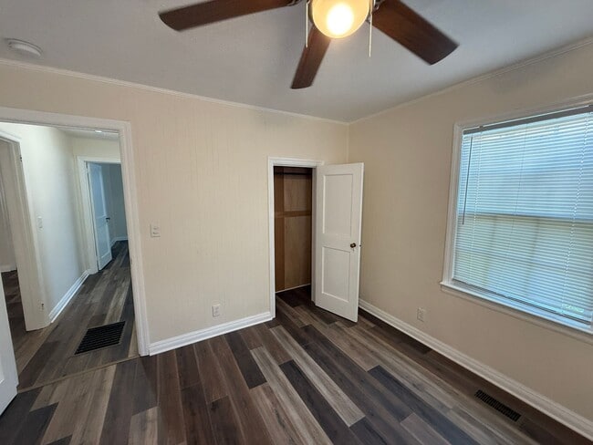 Building Photo - Walking Distance to Pell City Courthouse, ...