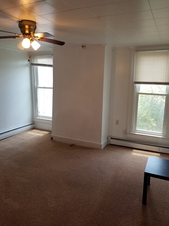 2113 University Ave 2113 University Ave WV 26505