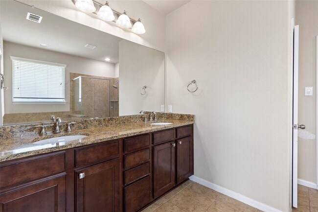 Building Photo - 13402 Indigo Sands Dr