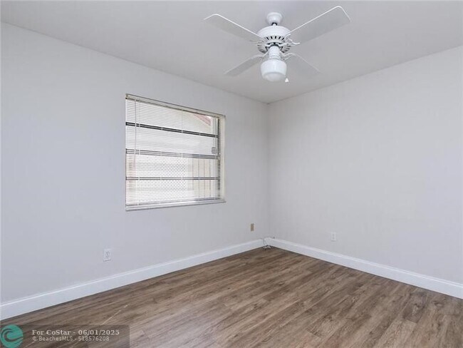 Building Photo - 9420 NW 31st Pl
