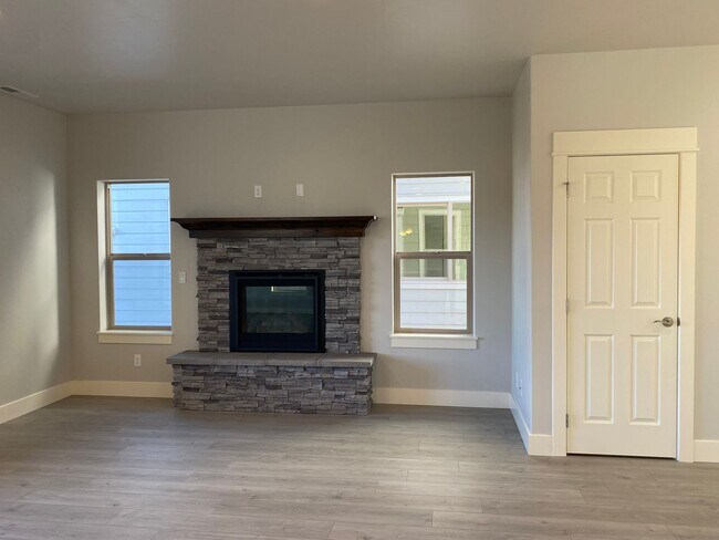Building Photo - 20576 Rolen Ave